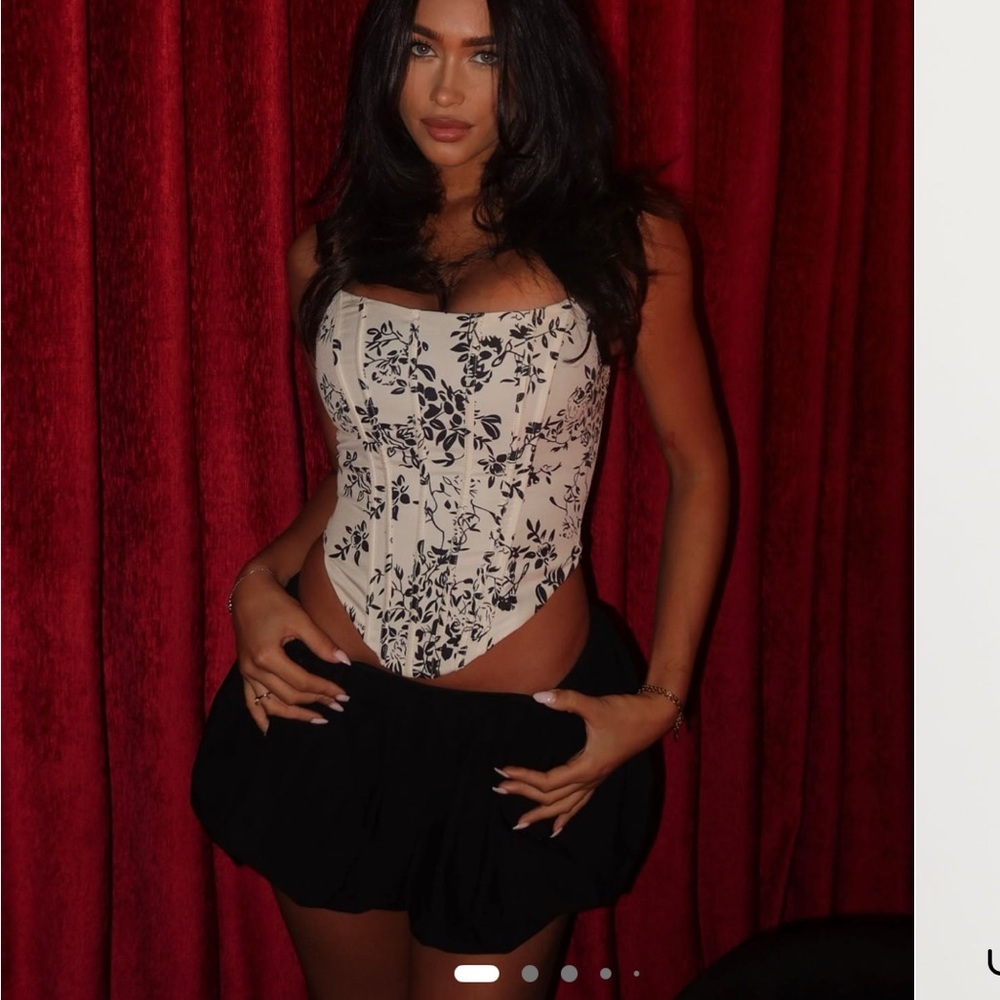 FASHION NOVA CORSET TOP